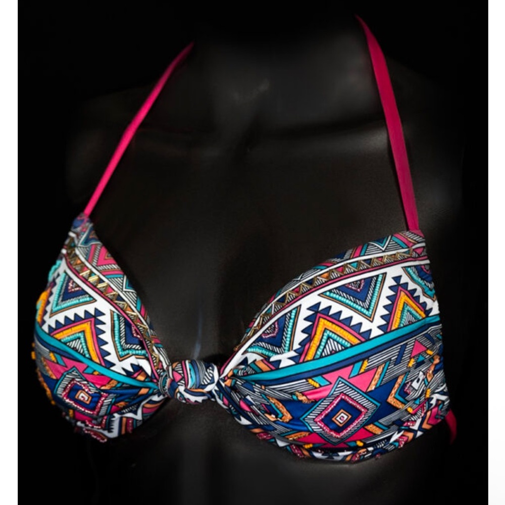 Women’s Bikini - Picture 5 of 7
